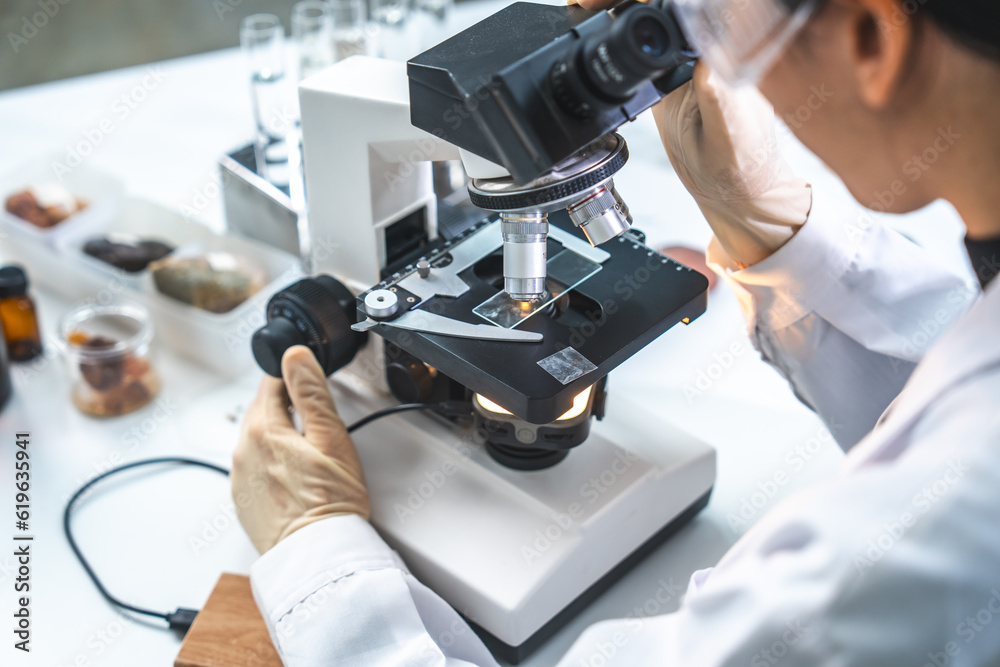 1000_F_619635941_e122QRnDocWJYYu888Prp4pDUiFH8T6w